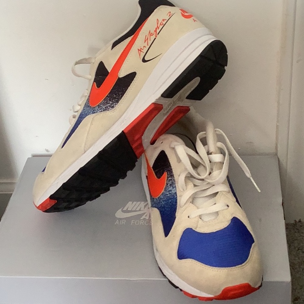 Nike White and Blue Athletic Shoes - Picture 3 of 4
